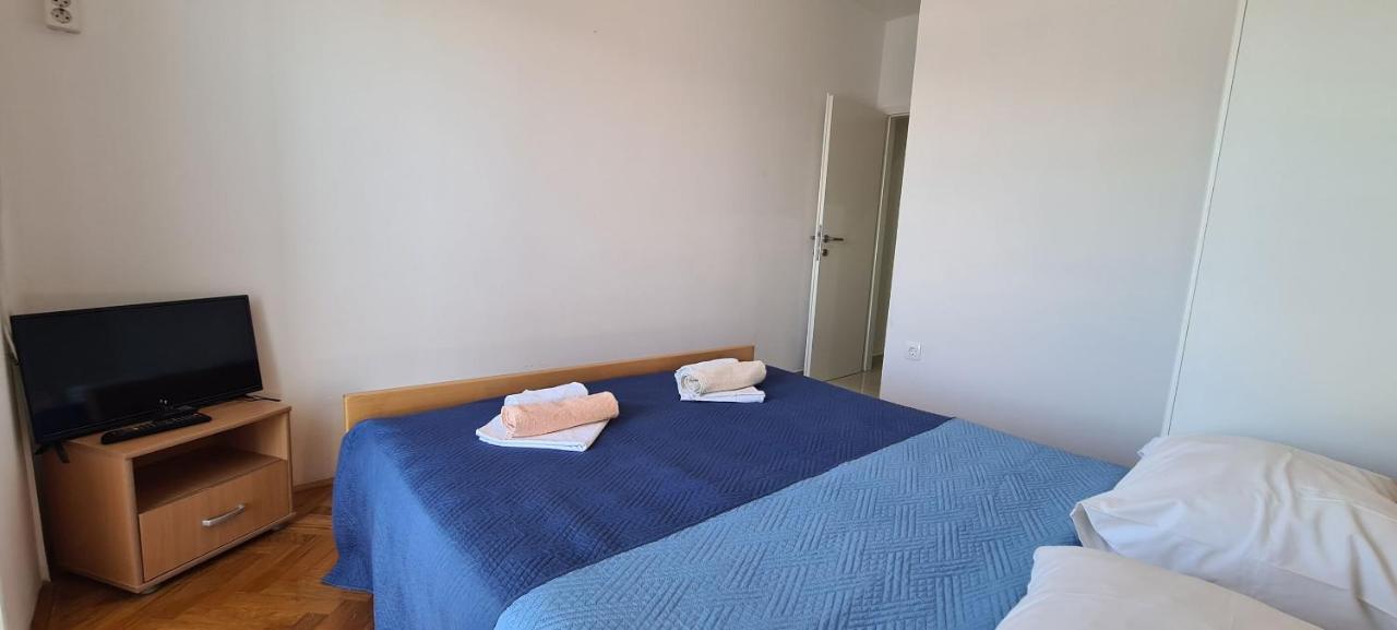 Apartments Ana I Ante Milna  Exterior photo